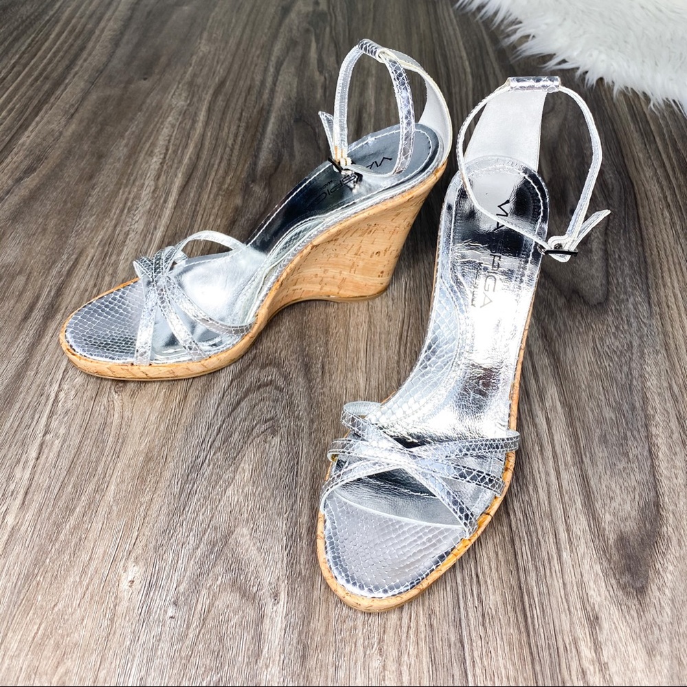 Nwt Hp Via Spiga Danilo Metallic Python Wedge - image 1